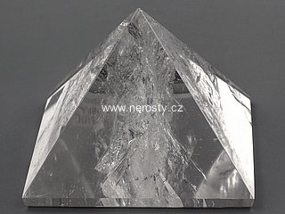 křišťál, pyramida