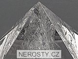 křišťál, pyramida